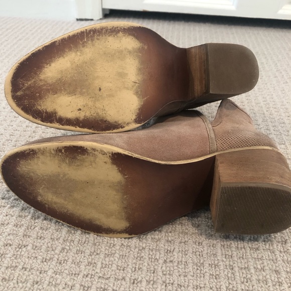 Size 9 suede tan booties - Picture 6 of 6